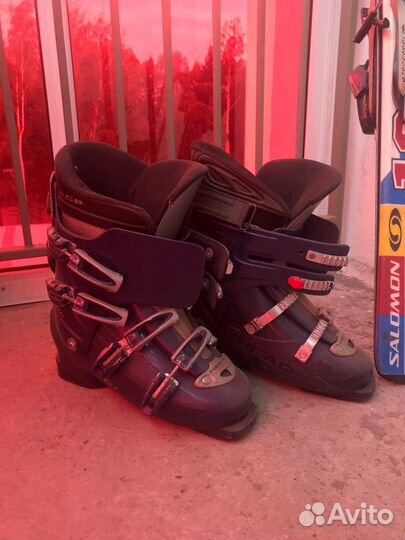 Продам горные лыжи+ботинки+палки