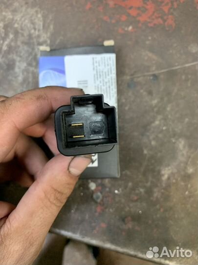 Датчик стоп сигнала aveo т250