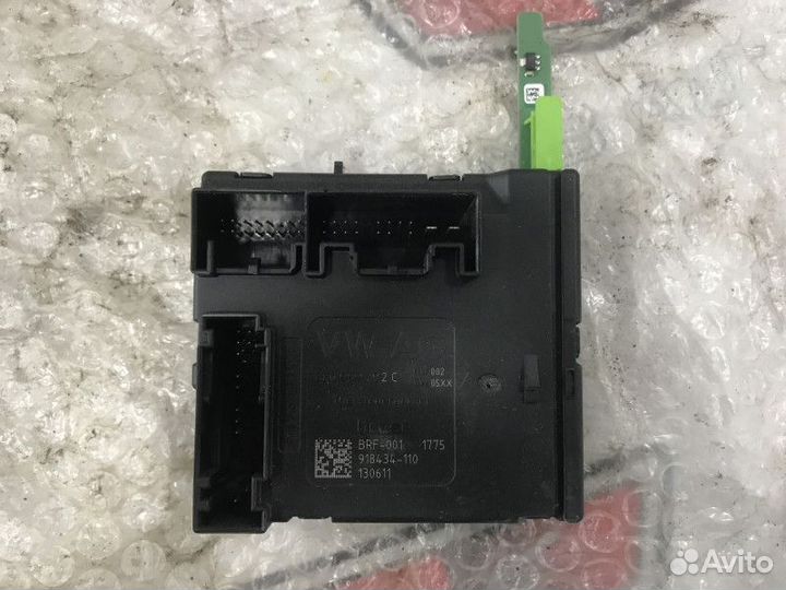 Блок управления передний правой двери Пассат Б6