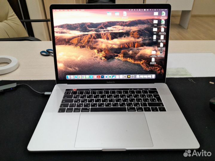 Macbook pro 15 2017 touch bar core i7