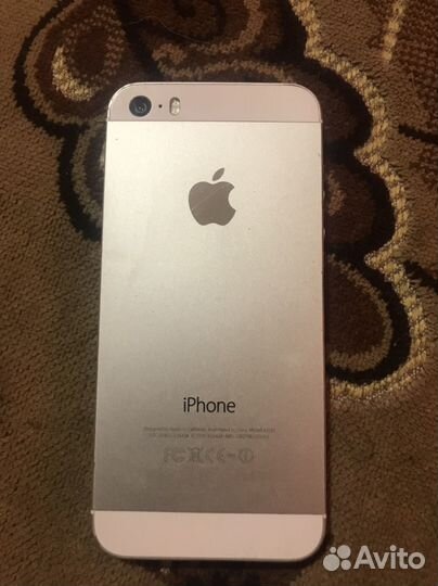 Телефон iPhone 5s
