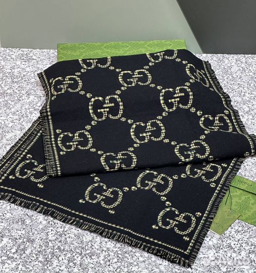 Жаккардовый вязаный шарф Gucci