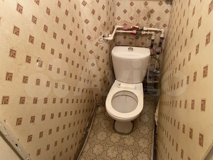 2-к. квартира, 43 м², 1/9 эт.