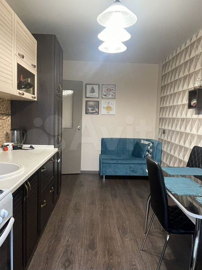 2-к. квартира, 54 м², 3/3 эт.