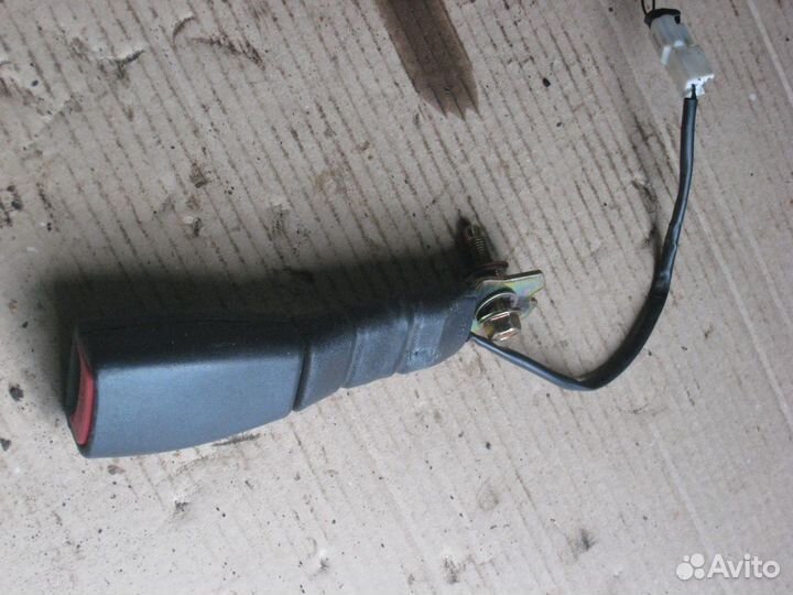 Защелка ремня безопасности левая Hyundai Getz