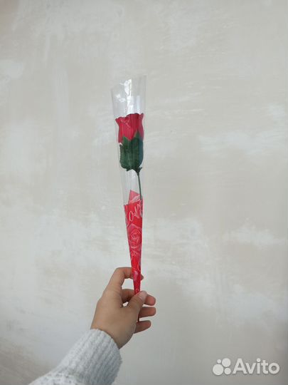 Мыльная роза, красная