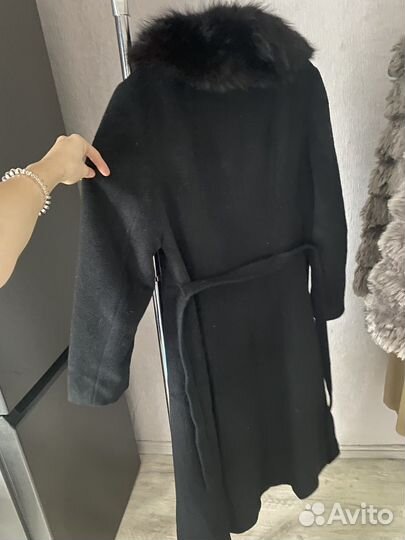 Пальто черное с мехом
