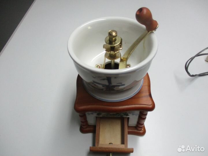 Ручная кофемолка