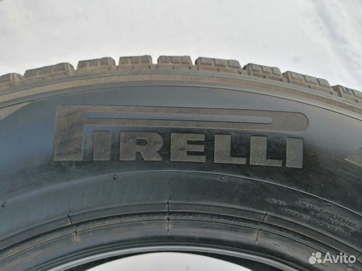 Pirelli Ice Zero FR 215/60 R16 99T