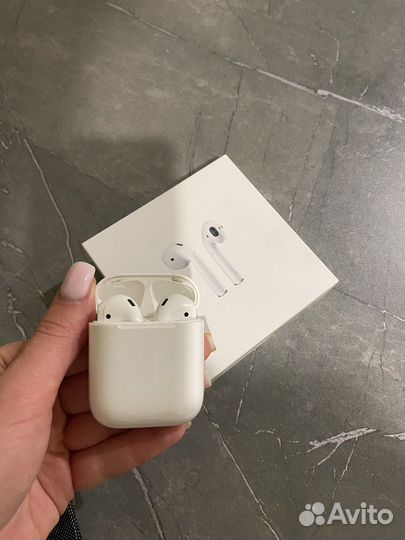 Беспроводные наушники apple airpods 1