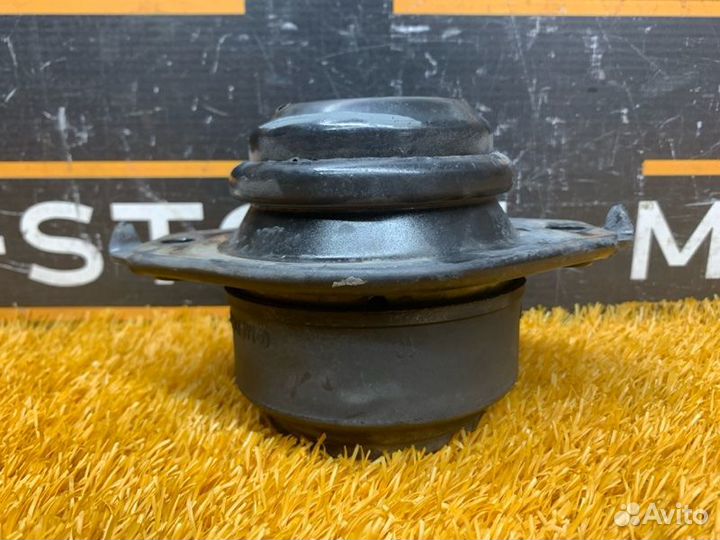 Подушка двигателя левая Mercedes-Benz M-Class W164