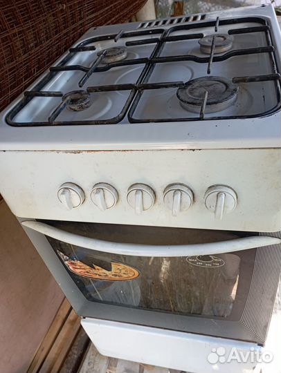Газовая плита бу 4 комфотки отлично работает