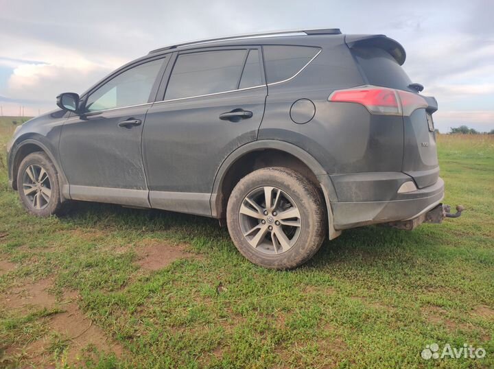 Toyota RAV4 2.2 AT, 2019, битый, 135 000 км