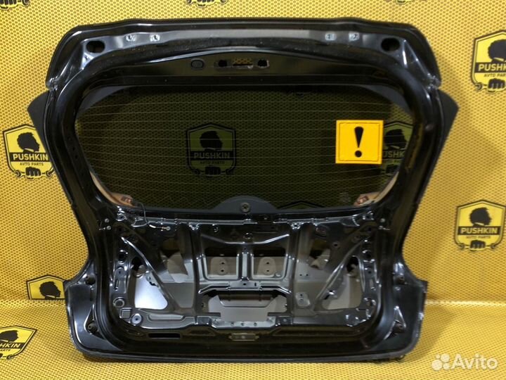 Крышка багажника Nissan Juke