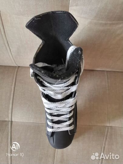 Коньки хоккейные