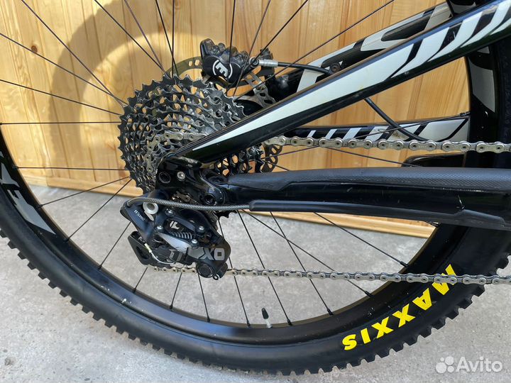 Specialized Enduro Carbon 27,5. L