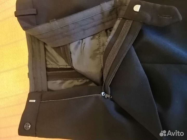 Продам школьный костюм