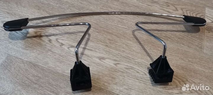 Автовешалка на подголовник