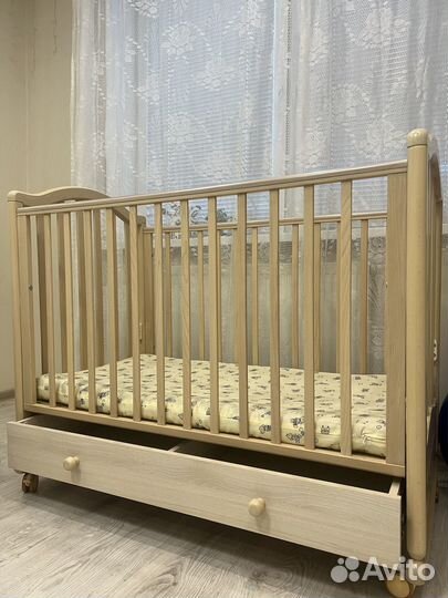 Детская кроватка с рождения