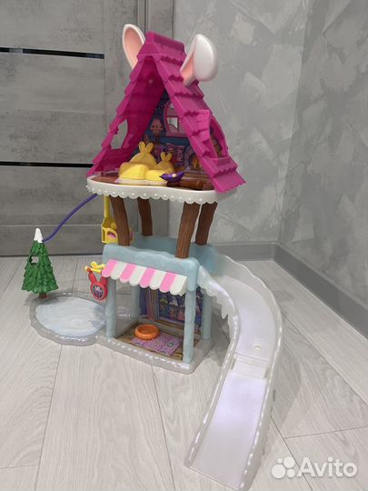Домик Энчантималс зимний