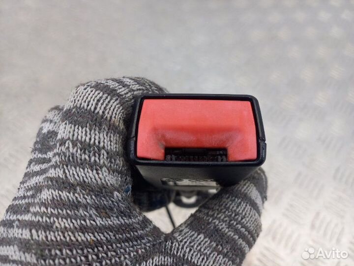 Замок ремня безопасности передний правый Audi Q7