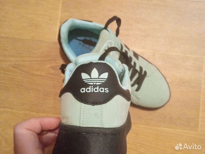 Кроссовки adidas