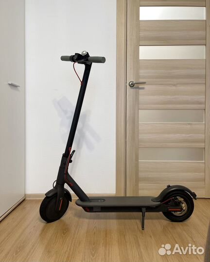 Электрический самокат Xiaomi M365