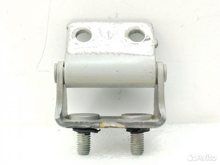 Петля двери багажника задняя левая Mitsubishi