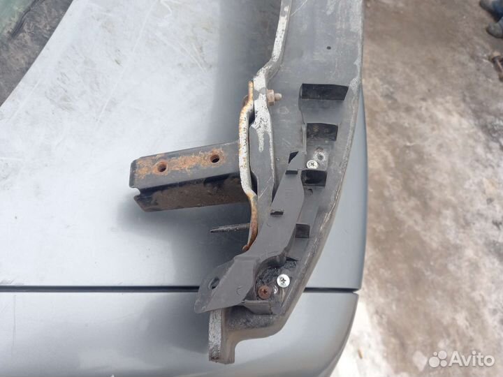 Передний усилитель бампера Kia Spectra