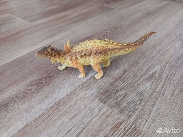 Динозавры игрушки