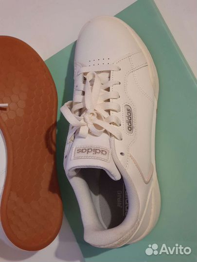 Кроссовки adidas