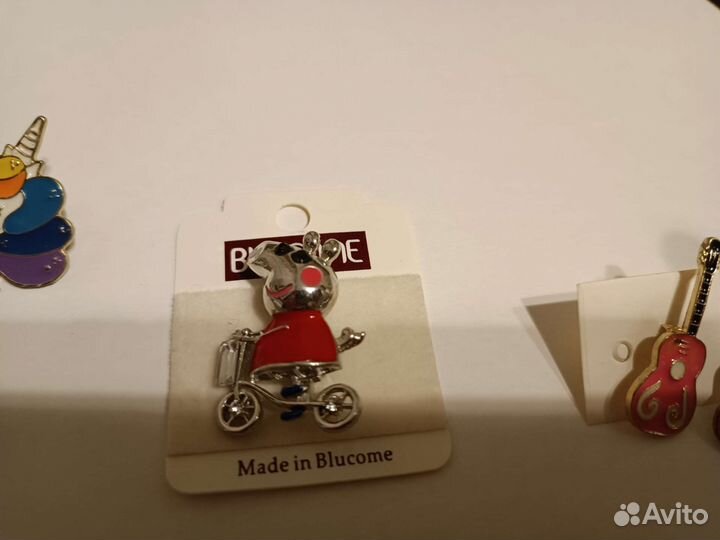 Значки гитара, единороги, свинка Пеппа