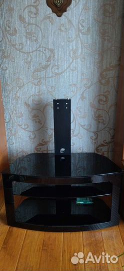 Стеклянная тумба для телевизора