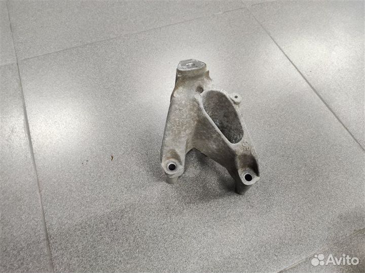 Кронштейн двигателя Audi A4 B8