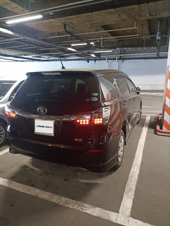 Toyota Wish: фото владельца
