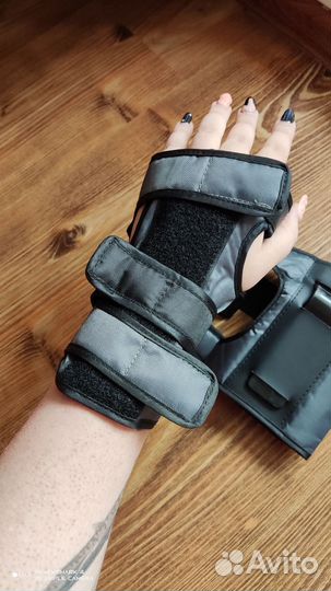 Защитные аксессуары Re:action