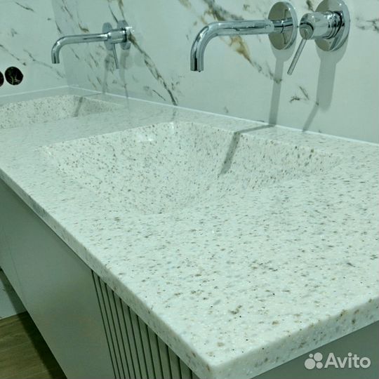 Столешница с раковиной для ванной