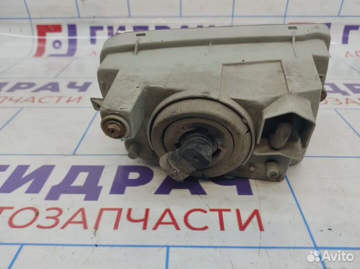 Фара противотуманная левая Toyota Land Cruiser (J100) 81220-60031