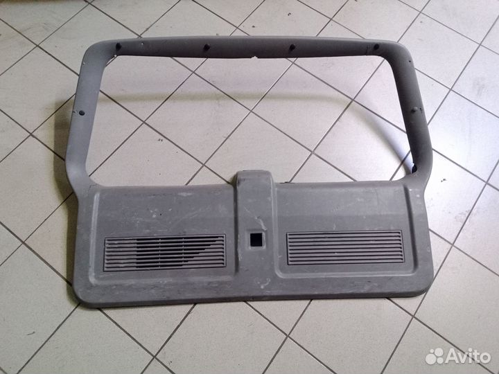 Пластик багажника Ford Explorer 2