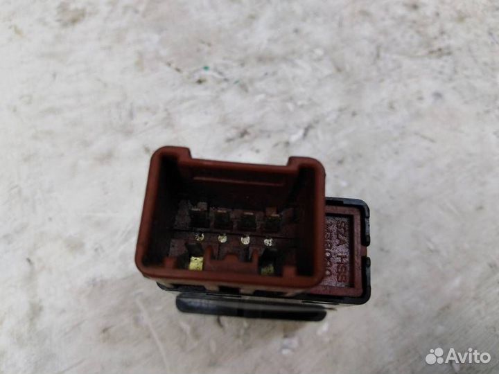 Кнопка обогрева сидений