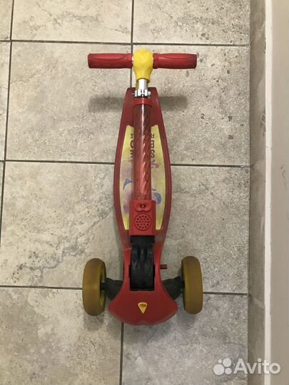 Продам трехколёсный самокат