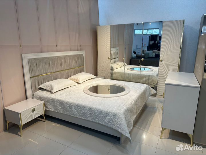 Спальный гарнитур 