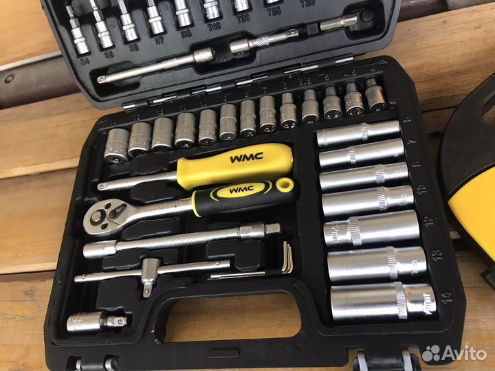 Набор инструментов 1/4 ключи с трещеткой новый