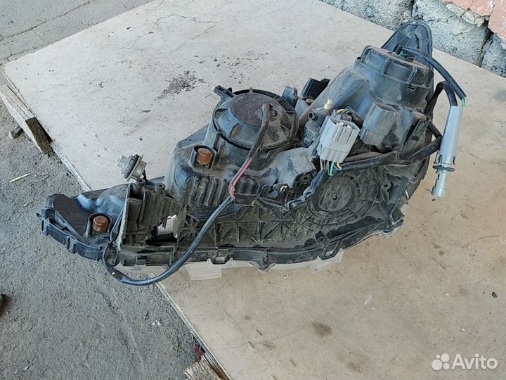 Фара Mitsubishi Outlander XL