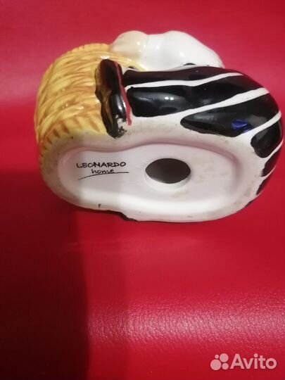 Фарфоровая статуэтка