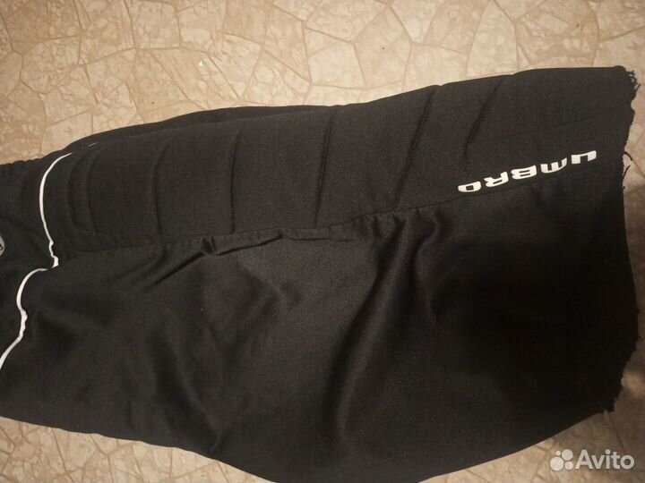 Продам шорты umbro(вратарские)