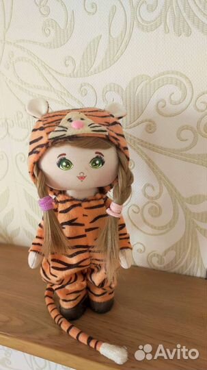 Кукла ручной работы с одеждой