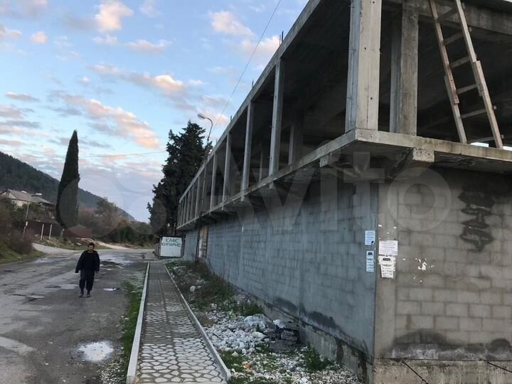 Дом 605 м² на участке 7,7 га