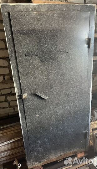 Металлическая дверь бу