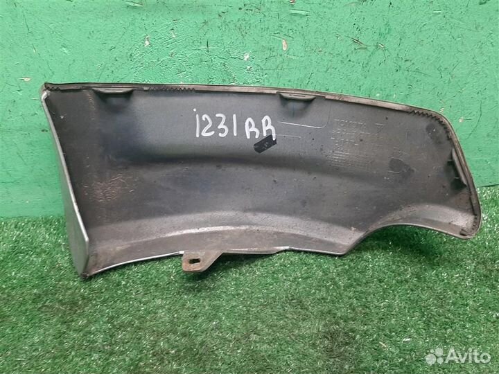 Бампер задний (правый угол) Toyota Corolla E120 2